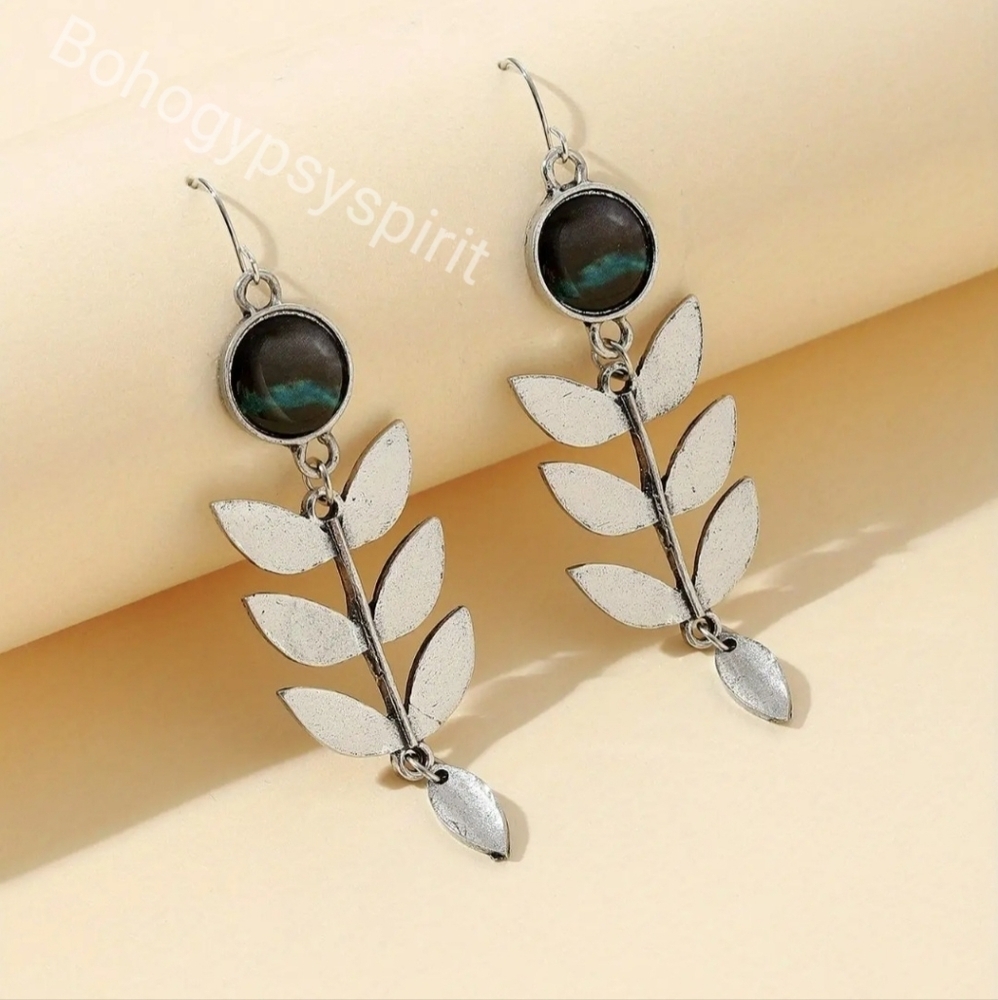 Boho Retro Leaf Dangle Drop  Earrings With Pine Stone